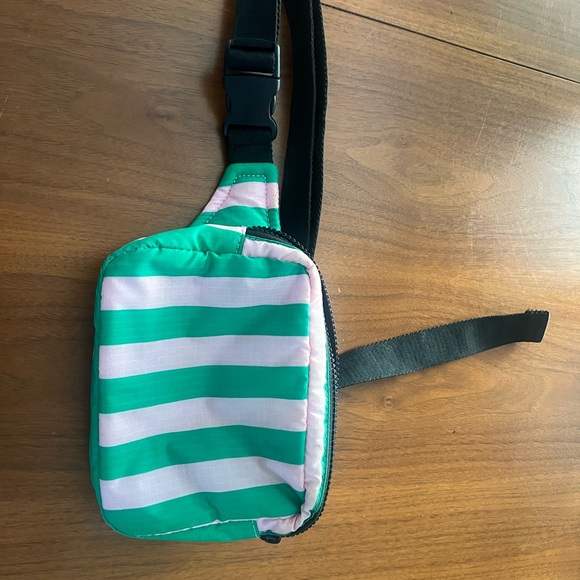 BAGGU Pink and Green Striped Crossbody Fanny pack puffy - Picture 3 of 6